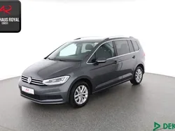 Grau Gebraucht 2018 VW Touran Van / Kleinbus | 23.880 € (Fairer Preis)