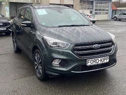 Grün Gebraucht 2017 Ford Kuga ST-Line SUV | 14.900 € (Fairer Preis)