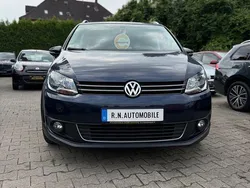 Blau Gebraucht 2013 VW Touran Cross Van / Kleinbus | 8.200 € (Guter Preis)