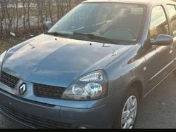 Grau Gebraucht 2004 Renault Clio II Dynamique Limousine | 1.100 € (Guter Preis)