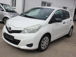 Weiß Gebraucht 2012 Toyota Yaris Cool Kleinwagen | 5.700 € (Fairer Preis)