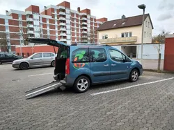 Blau Gebraucht 2009 Peugeot Partner Tepee Van / Kleinbus | 5.999 €