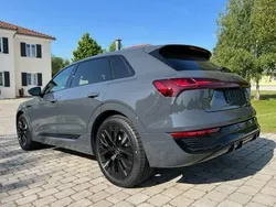 Grau Gebraucht 2023 Audi Q8 e-tron S-Line SUV | 64.990 €