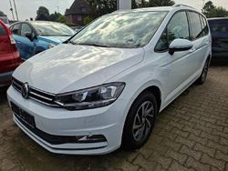 Weiß Gebraucht 2017 VW Touran Sound Van / Kleinbus | 15.950 € (Fairer Preis)
