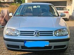 Grau Gebraucht 2001 VW Golf IV Edition Kleinwagen | 1.950 € (Fairer Preis)
