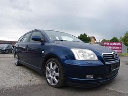 Blau Gebraucht 2004 Toyota Avensis Executive Kombi | 1.999 € (Guter Preis)