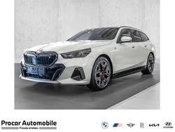 Weiß Neu 2025 BMW i5 M Sport Limousine | 74.790 € (Etwas zu teuer)
