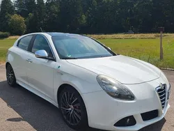Weiß Gebraucht 2012 Alfa Romeo Giulietta Quadrifoglio Verde Kleinwagen | 12.290 € (Teuer)