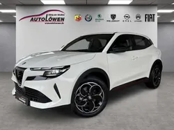 Weiß Gebraucht 2024 Alfa Romeo Junior Edizione Speciale SUV | 37.250 € (Fairer Preis)