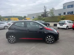 Schwarz Gebraucht 2015 Toyota Aygo X-clusiv Kleinwagen | 5.800 € (Etwas zu teuer)