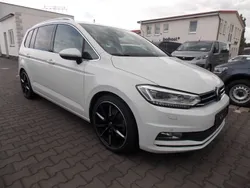 Pure white Gebraucht 2016 VW Touran Highline Van / Kleinbus | 19.990 € (Fairer Preis)