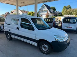 Weiß Gebraucht 2003 Citroën Berlingo Van / Kleinbus | 600 € (Superpreis)