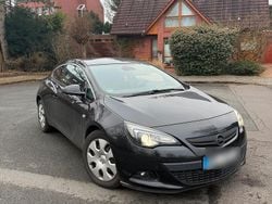 Schwarz Gebraucht 2013 Opel Astra GTC Kleinwagen | 7.850 € (Etwas zu teuer)