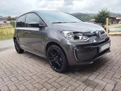 Grau Gebraucht 2023 VW e-up! Style Kleinwagen | 16.690 € (Fairer Preis)