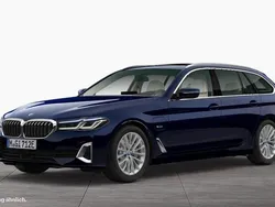 Blau Gebraucht 2022 BMW 530e Luxury Line Kombi | 33.990 € (Fairer Preis)