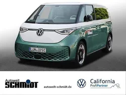 Candyweiß/bay leaf green m... Gebraucht 2025 VW ID. Buzz Pro Van | 57.999 €