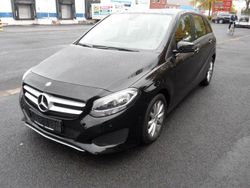 Schwarz Gebraucht 2015 Mercedes B200 Van / Kleinbus | 13.490 € (Fairer Preis)