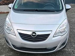 Silber Gebraucht 2010 Opel Meriva Selection Van / Kleinbus | 2.800 € (Fairer Preis)