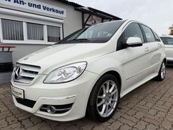 Weiß Gebraucht 2010 Mercedes B200 Van / Kleinbus | 4.999 € (Guter Preis)