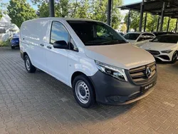 Arktikweiß Gebraucht 2022 Mercedes Vito Van / Kleinbus | 32.927 €