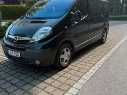 Schwarz Gebraucht 2008 Opel Vivaro Van | 8.499 €