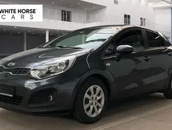 Schwarz Gebraucht 2013 Kia Rio DREAM-TEAM Edition Limousine | 5.998 € (Fairer Preis)