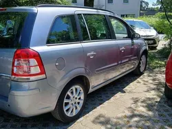 Grau Gebraucht 2008 Opel Zafira Edition Van / Kleinbus | 4.700 € (Etwas zu teuer)