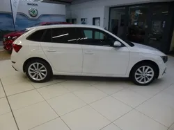 Weiß Gebraucht 2020 Skoda Scala Style Kleinwagen | 15.990 € (Fairer Preis)