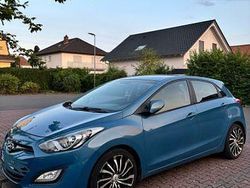 Blau Gebraucht 2012 Hyundai i30 Classic Limousine | 4.999 € (Guter Preis)