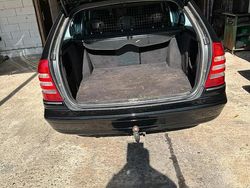 Schwarz Gebraucht 2005 Mercedes 320 Kombi | 4.200 €