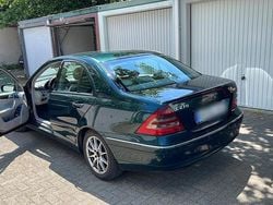 Grün Gebraucht 2002 Mercedes C270 Limousine | 2.900 € (Fairer Preis)