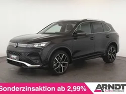Deep black perleffekt Gebraucht 2024 VW Tiguan R-line SUV | 50.284 € (Superpreis)