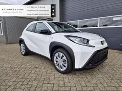 Schneeweiß Neu 2025 Toyota Aygo Kleinwagen | 18.490 €