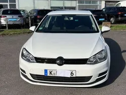 Weiß Gebraucht 2016 VW Golf VII Comfortline Kleinwagen | 12.799 € (Guter Preis)