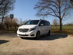 Weiß Gebraucht 2017 Mercedes V220 Edition Van / Kleinbus | 30.000 € (Guter Preis)