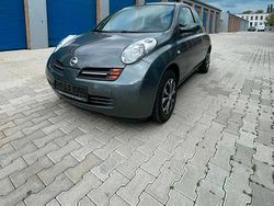 Grau Gebraucht 2004 Nissan Micra Kleinwagen | 1.190 €