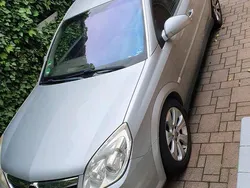 Grau Gebraucht 2007 Opel Vectra Kombi | 2.800 € (Etwas zu teuer)