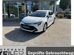 Weiß Gebraucht 2022 Toyota Corolla Business Edition Kombi | 20.960 € (Guter Preis)