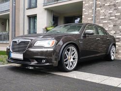 Braun Gebraucht 2012 Chrysler 300 Limousine | 15.990 €