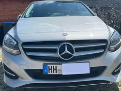 Silber Gebraucht 2015 Mercedes B180 Style Van / Kleinbus | 12.450 € (Guter Preis)
