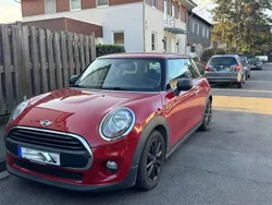 Rot Gebraucht 2015 Mini ONE Kleinwagen | 11.500 € (Etwas zu teuer)