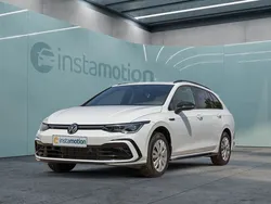 Weiß Gebraucht 2023 VW Golf VIII R-line Kombi | 35.780 € (Teuer)