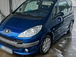 Blau Gebraucht 2005 Peugeot 1007 Kleinwagen | 2.222 € (Etwas zu teuer)
