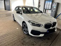 Weiß Gebraucht 2021 BMW 118 Sport Line Kleinwagen | 22.450 € (Fairer Preis)