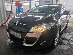 Schwarz Gebraucht 2010 Renault Mégane Coupé Coupé | 3.600 € (Fairer Preis)