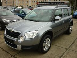 Platingrau metallic Gebraucht 2012 Skoda Yeti Plus Edition SUV | 7.500 € (Fairer Preis)