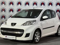 Weiß Gebraucht 2010 Peugeot 107 Style Kleinwagen | 2.990 € (Guter Preis)
