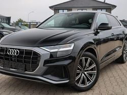Grau Gebraucht 2023 Audi Q8 S-Line SUV | 61.047 € (Superpreis)