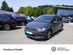 Grau Gebraucht 2024 VW Touran Move Van / Kleinbus | 38.980 € (Etwas zu teuer)