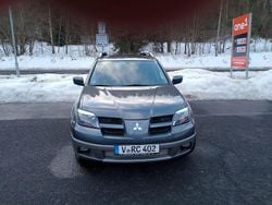 Grün Gebraucht 2003 Mitsubishi Outlander Comfort Edition SUV | 2.550 € (Fairer Preis)